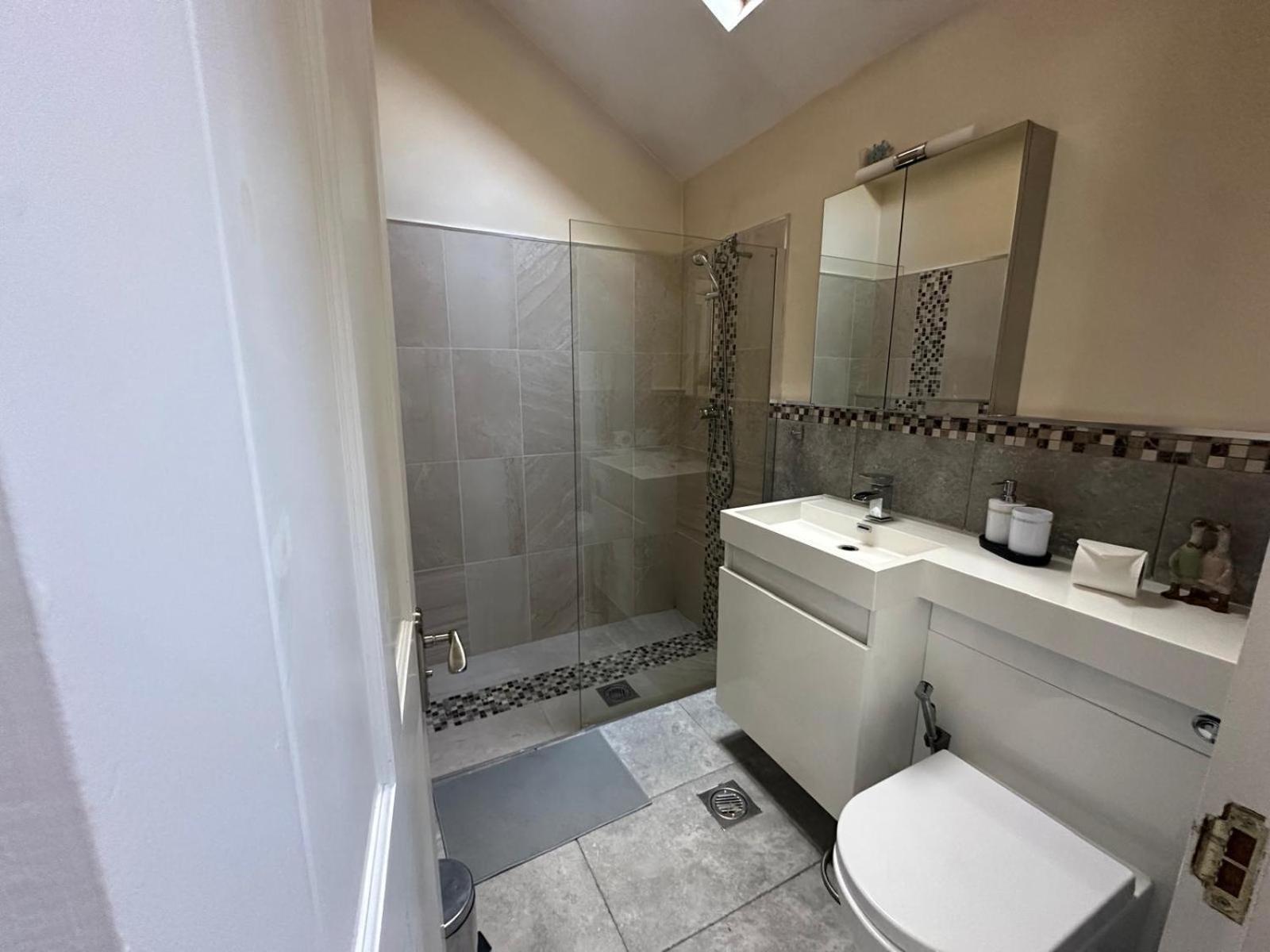 Luxurious Living 4 Bedroom Home Лондон Екстер'єр фото
